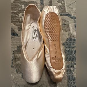 Fouetté pointe shoes by Grishko - 6 X